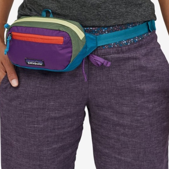 Patagonia Ultralight Black Hole® Mini Hip Pack - Picture 3 of 17